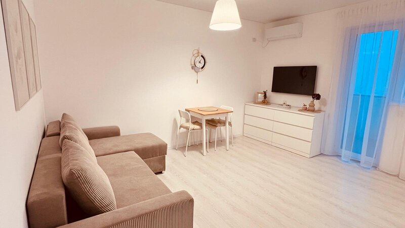 Aparatorii Patriei.Metrou M1.Prima inchiriere!