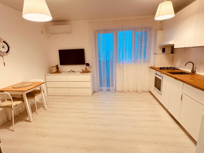 Aparatorii Patriei.Metrou M1.Prima inchiriere!